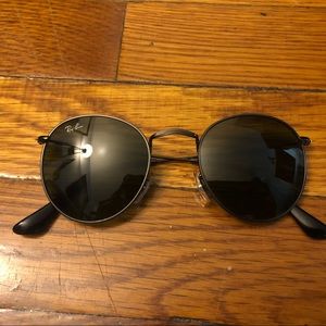 Ray-Ban Round Metal Sunglasses